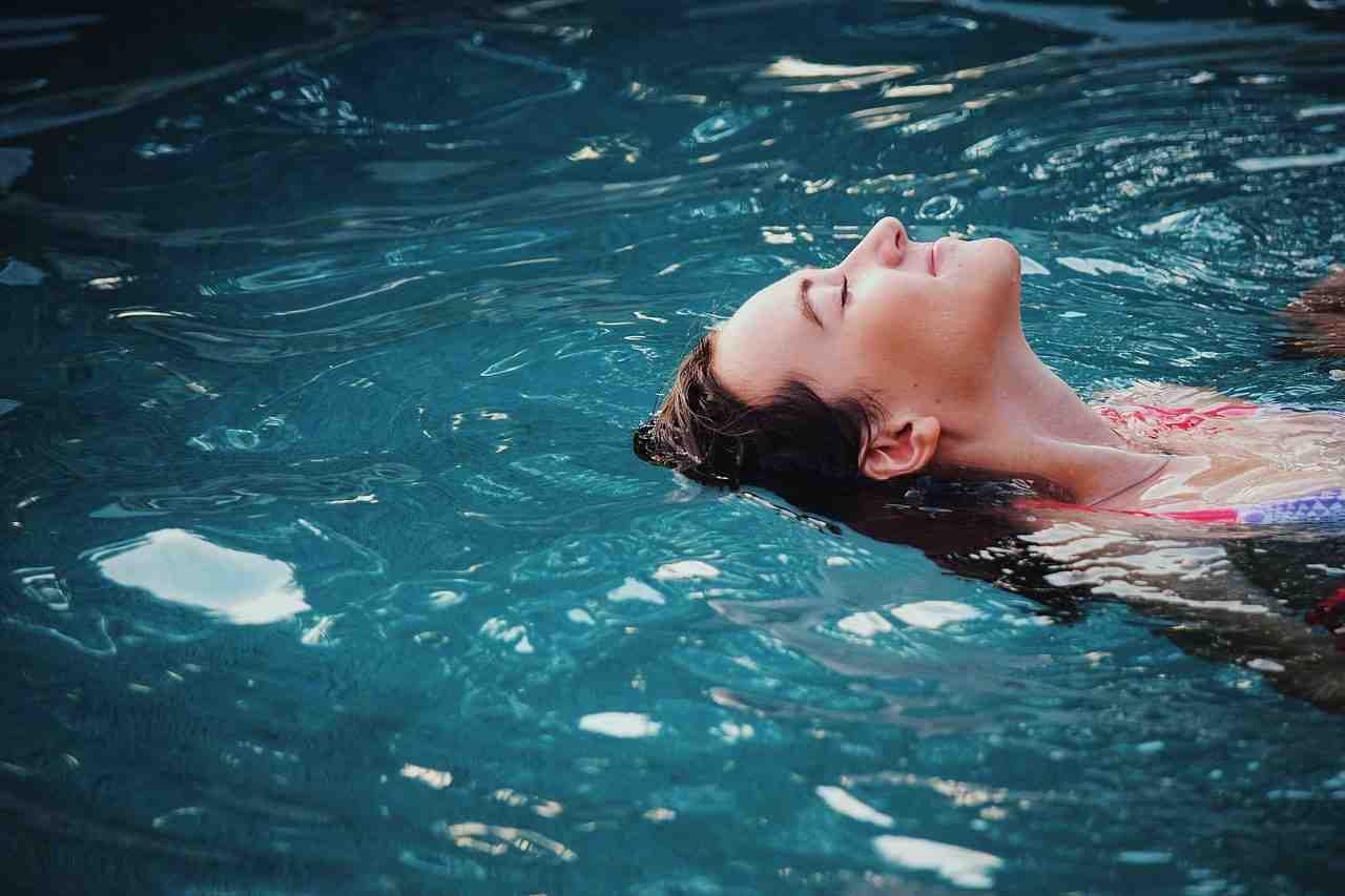 فواید شنا برای زنان در دوران بارداری