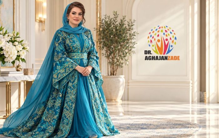 دکتر فاطمه آقاجانزاده با پوشش فیروزهای در حالت ایستاده